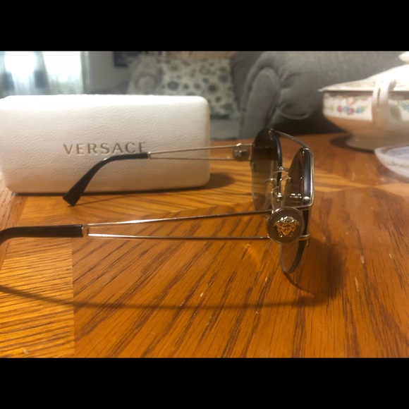 Versace sunglass Unisex  VE2184 - Picture 7 of 8